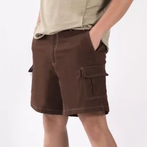 Men Loose Fit Flap Pockets Denim Shorts In Chocolate Brown