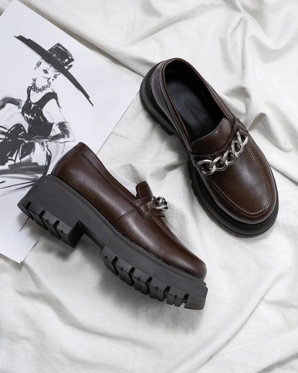 Back To School Minimal Chain Brown Shoe - Image 3